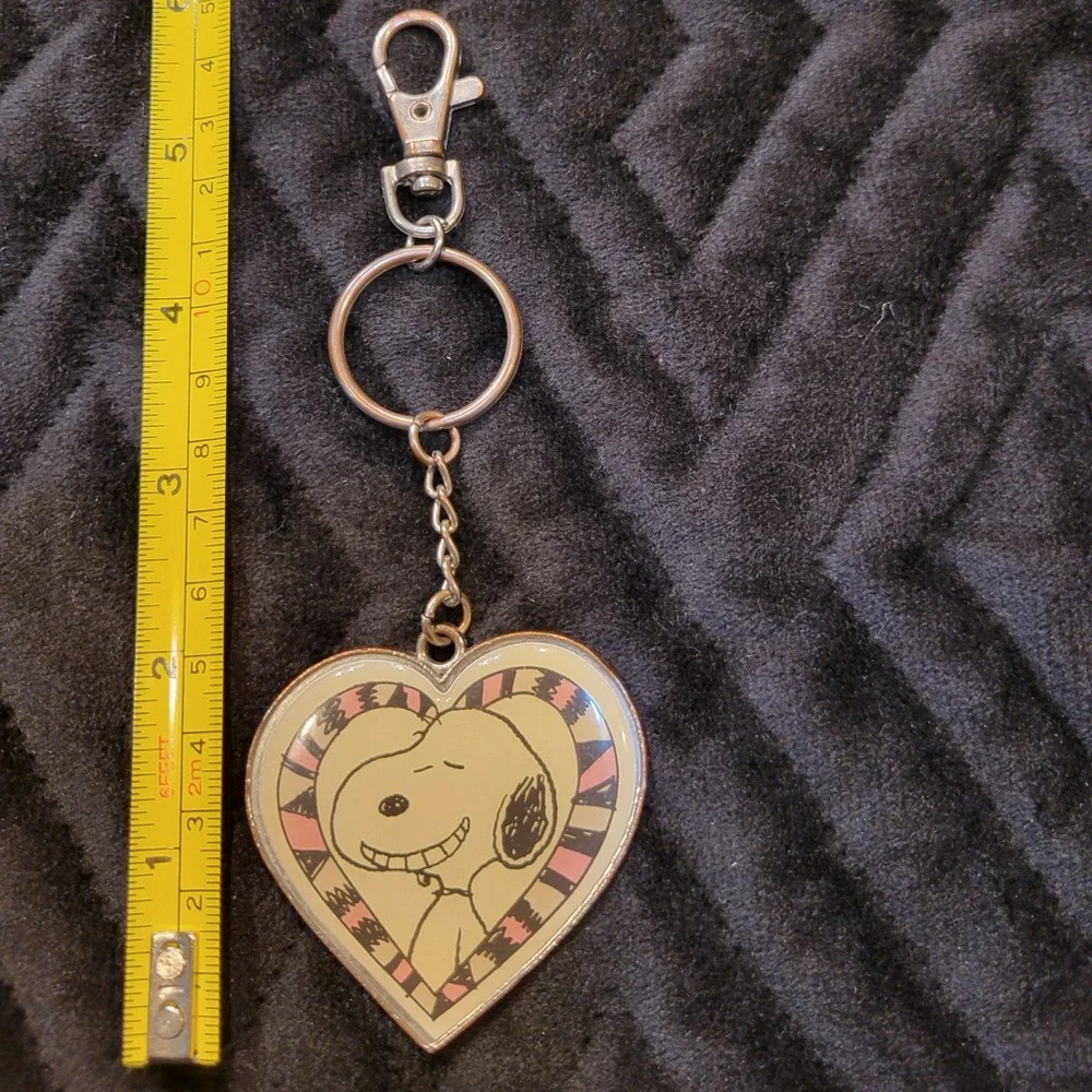 VTG Snoopy Dog Heart-Shaped Keychain Charm‎ Collectible Fandom Cute Fun Classic